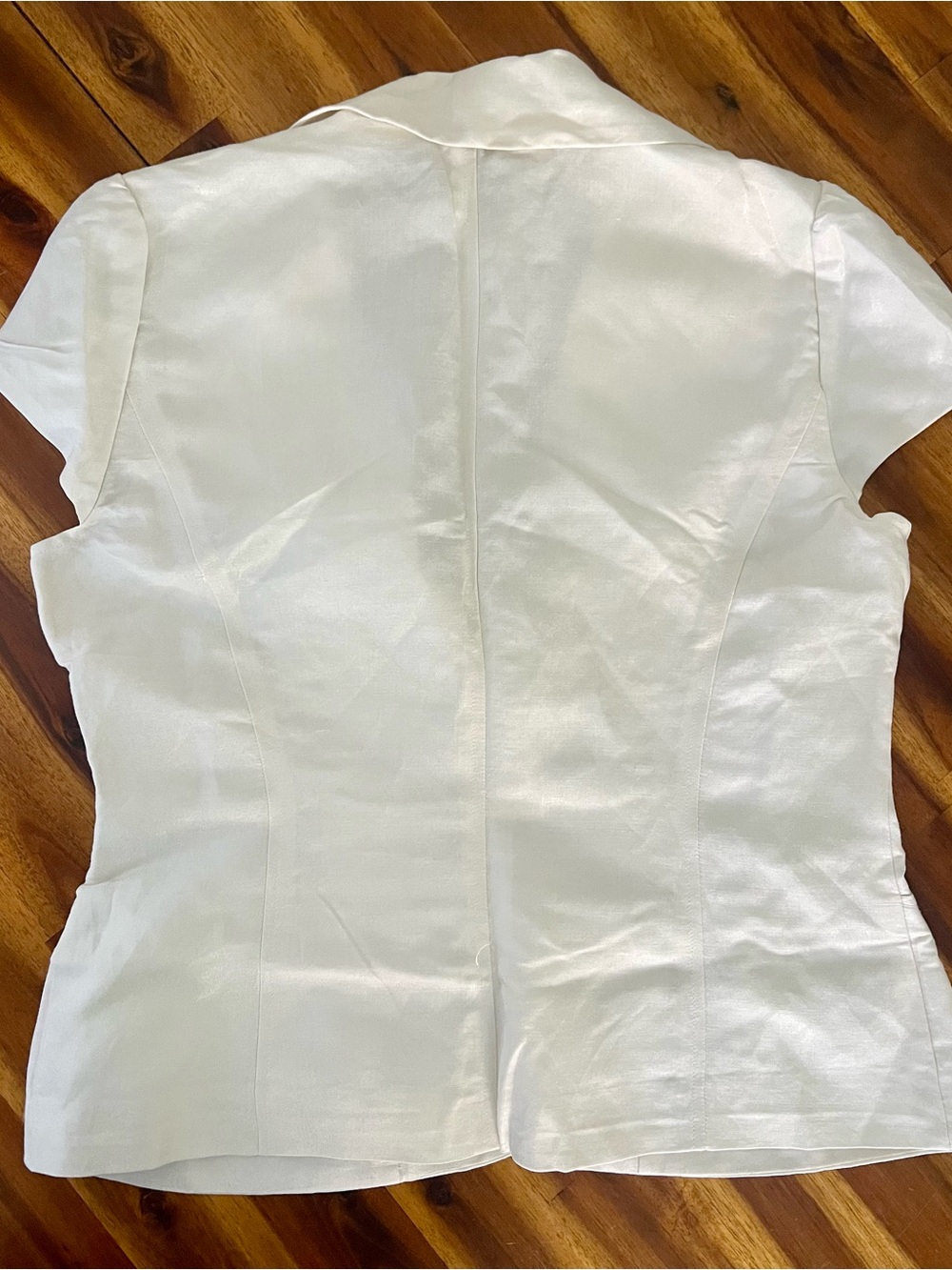 NWOT elegant Sandro Cream Satin Short-Sleeve Tailored Jacket size M - Picture 2 of 5